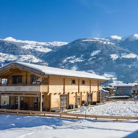 Cabin In Fuegen With Swimming Pool شاليه